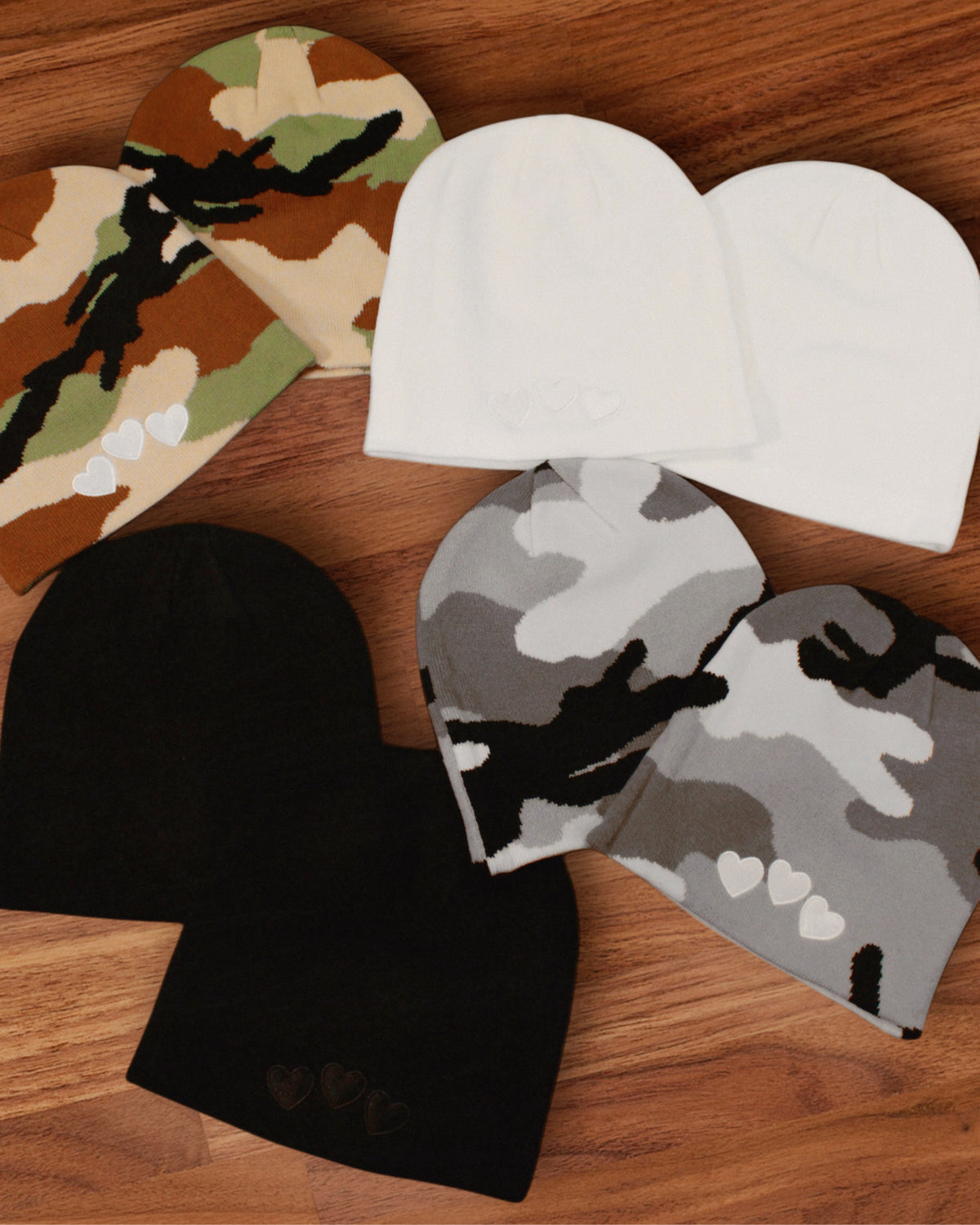 '     ‘B2B White Camo Beanie